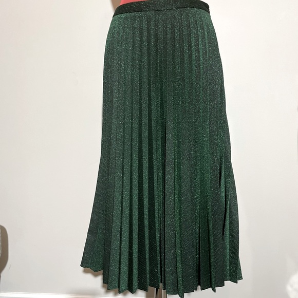 Zara pleated midi skirt... Size L... Colour: Dark green - Picture 1 of 6